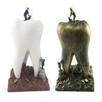 Escultura Pedreiros com Dente Artmed